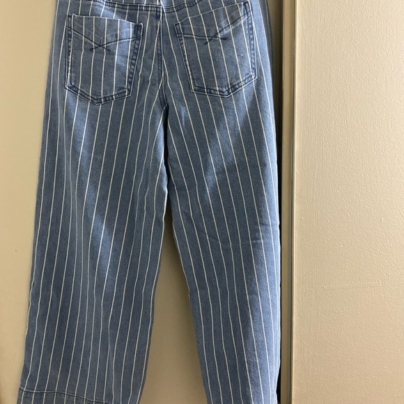 Unpublished Jeans - Picture 2 of 2